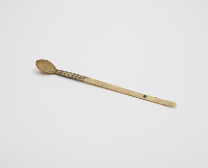 Snuff spoon, bone, Basuto tribe, South African, 1880-1930