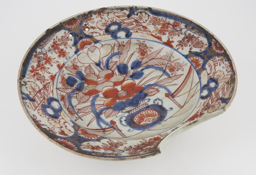 Barber's shaving bowl, porcelain, English, 1751-1850