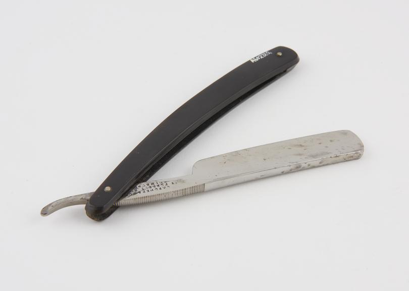 Cut-throat razor, by Cafoner and Son, Edinburgh, Scottish