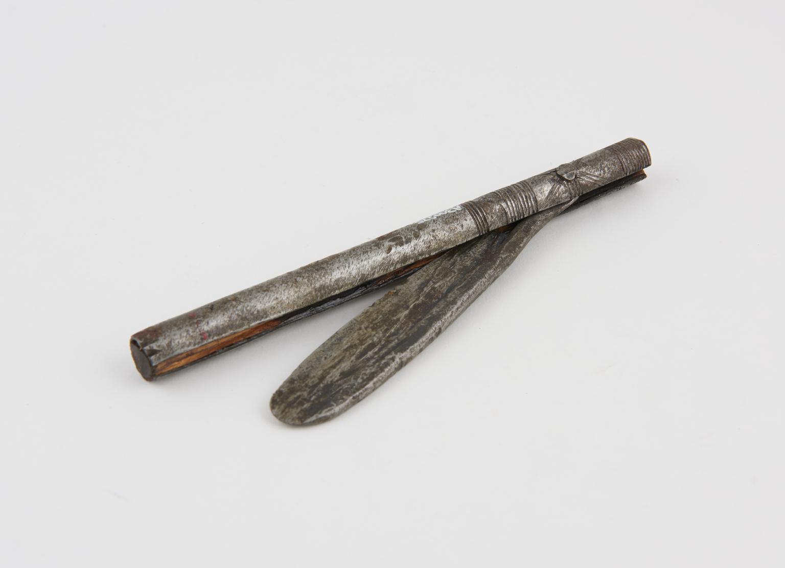 African Razorblade Folding razor, steel and wood, African, 1850-1925 | Science Museum ...