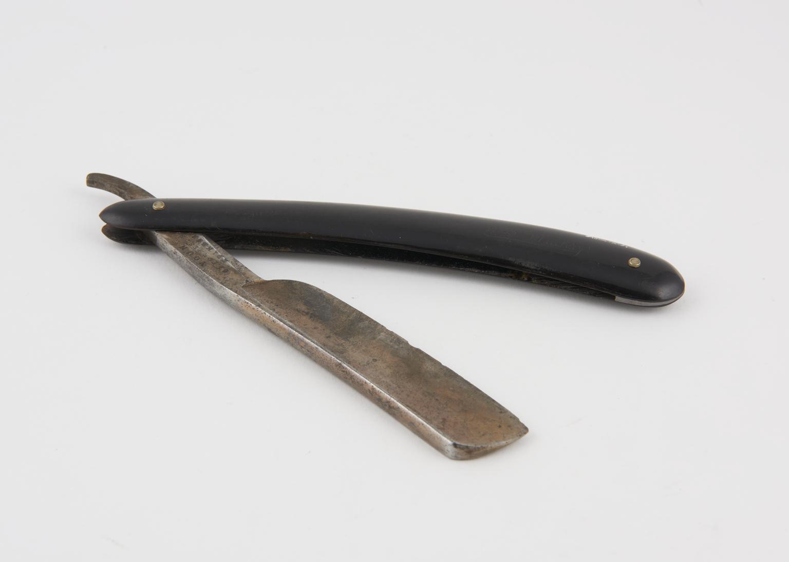 Cut-throat razor, 