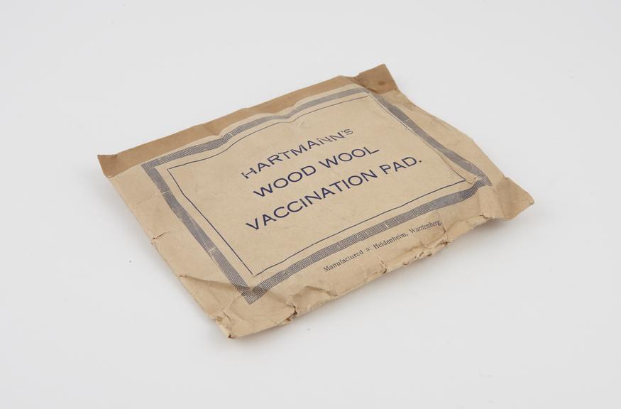 Hartmann's vaccination pad, wood wool, Germany, 1925-1940