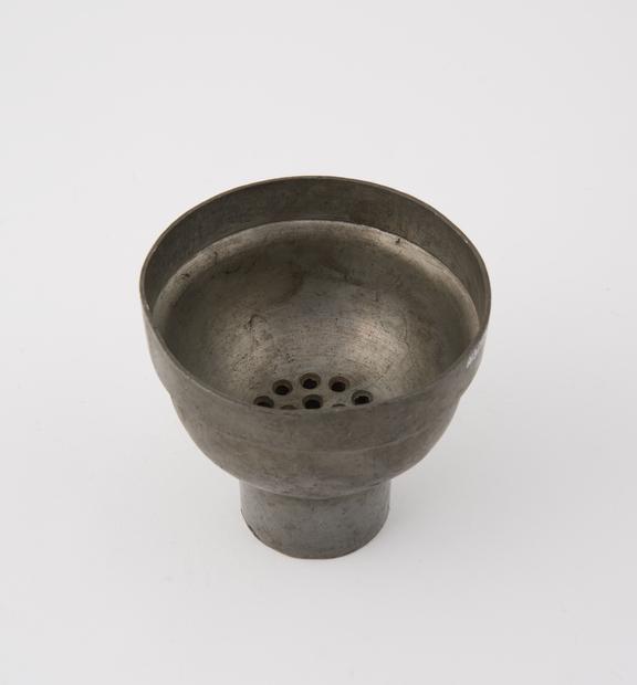 Chinese pewter strainer, signed 'Kut Hing'