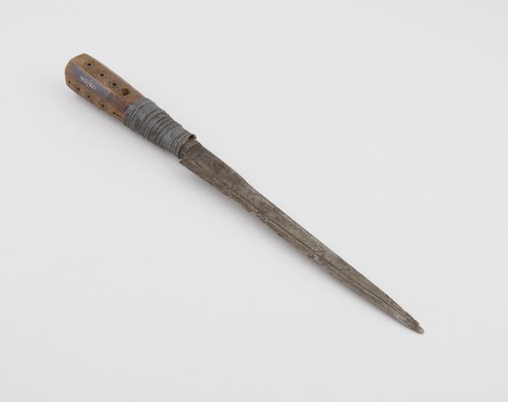 Surgical knife, steel, with wooden handle, Algerian, 1701-1925