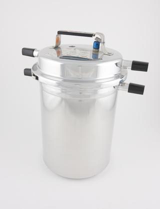 Triple rack steam syringe steriliser