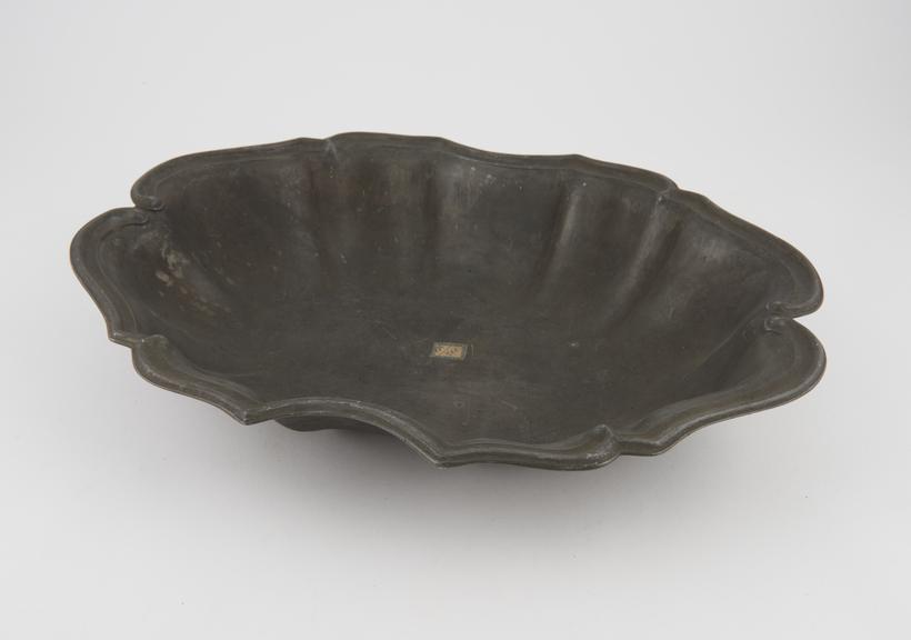 Barber's shaving bowl, pewter, oval shaped, Italian