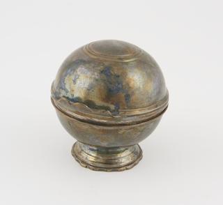 Spherical silver plated soap dish on circular base with hinged lid