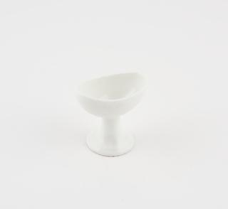 Porcelain eye bath with base