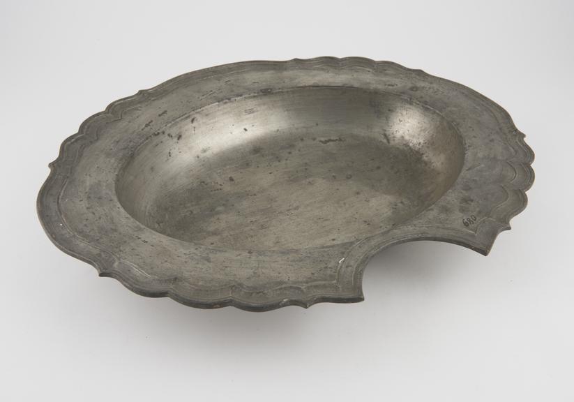 Barber's shaving bowl, pewter, circular, made in Western Europe