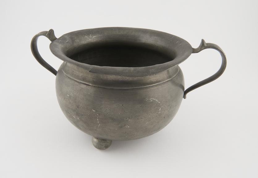 Pewter chamber pot, two handles, three feet, English, 1701-1800