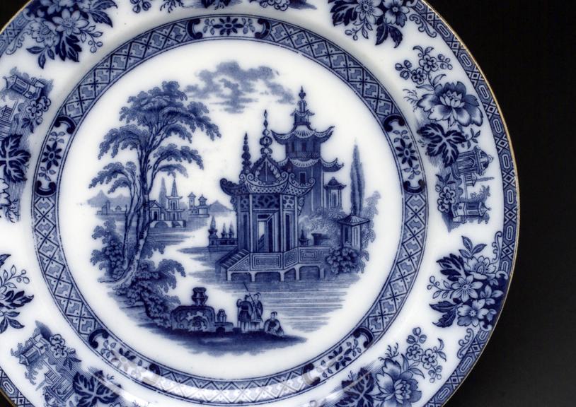 Two willow pattern plates