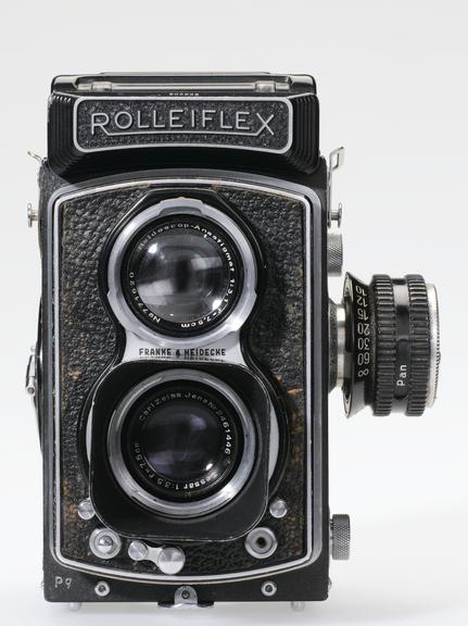 Rolleicord 二眼レフカメラ Carl Zeiss Rolleiflex Rolleiflex Buying Guide | Colton Allen | Film Shooters