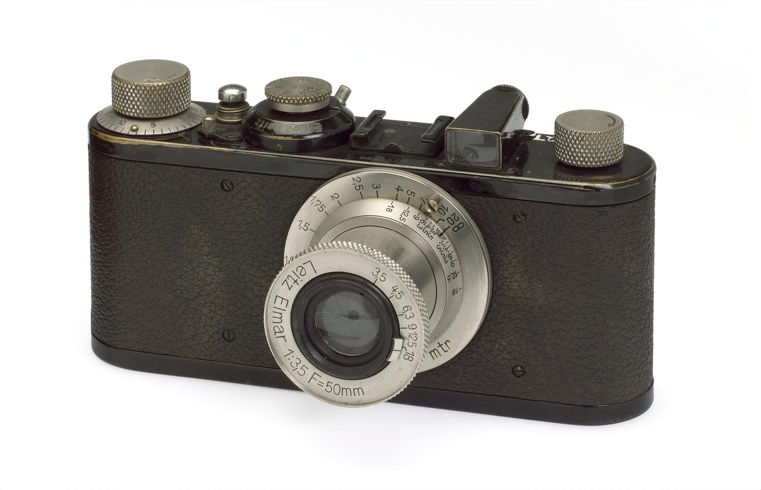 Leica I 35mm SLR camera with carrying case, c 1931 | Science Museum ...