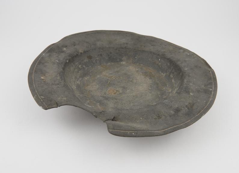Barber's shaving bowl, pewter, circular, probably English, by S