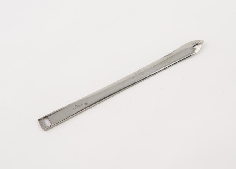 Seton needle, dewlap, steel, by Robert McQueen and Son