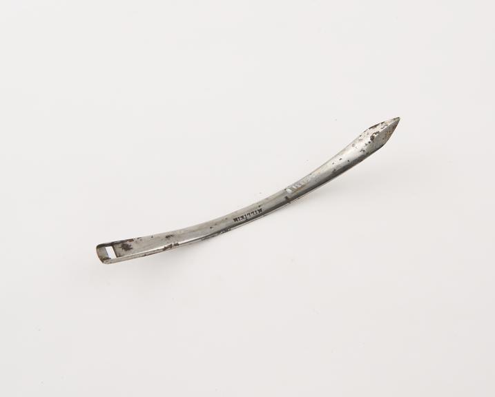 Seton needle, Frog, steel, by Millikin of London, 1822 to 1900