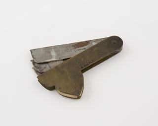 Metal three bladed fleam
