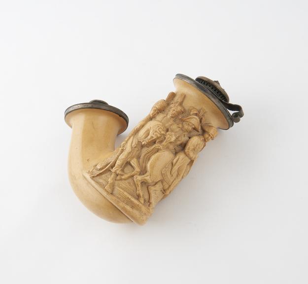 Large Meerschaum pipe bowl, carved with Napoleonic scene