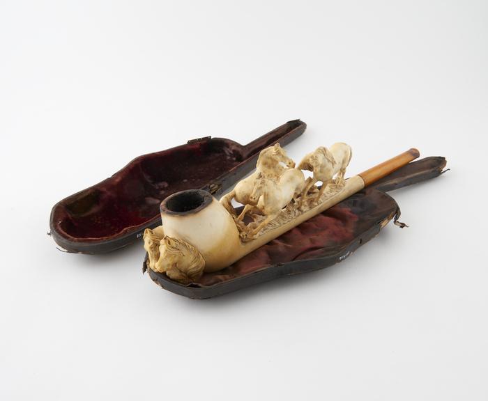 Meerschaum tobacco pipe with amber mouthpiece