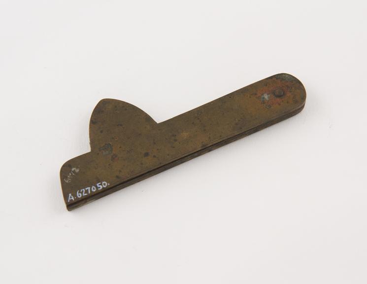 Metal fleam with one blade, probably veterinary, European, 17th