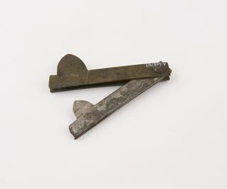 Metal double bladed veterinary fleam