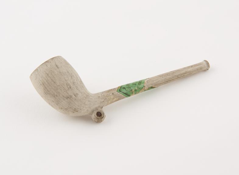 Short straight clay tobacco pipe with bobble mouthpiece and