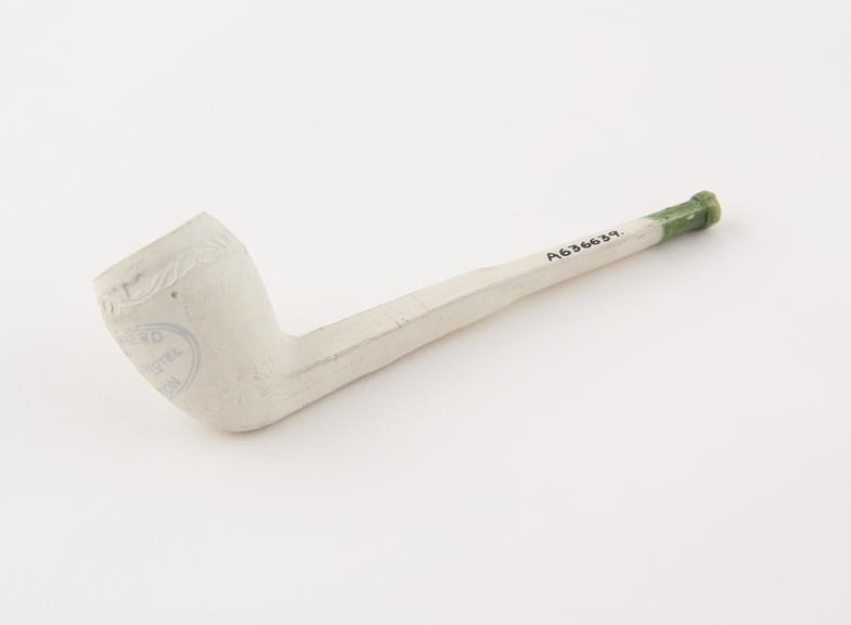 Clay tobacco pipe by Southorn, made in Broseley, 1880-1930