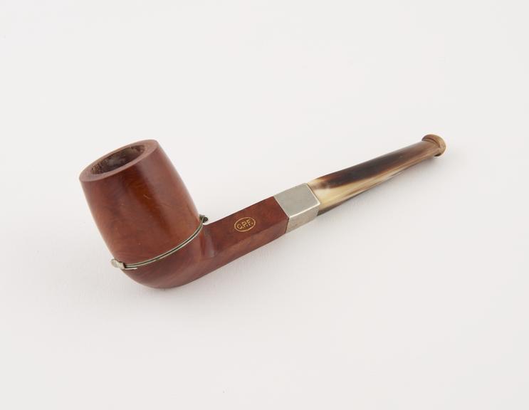 Briar tobacco pipe, slightly forward tilted bowl