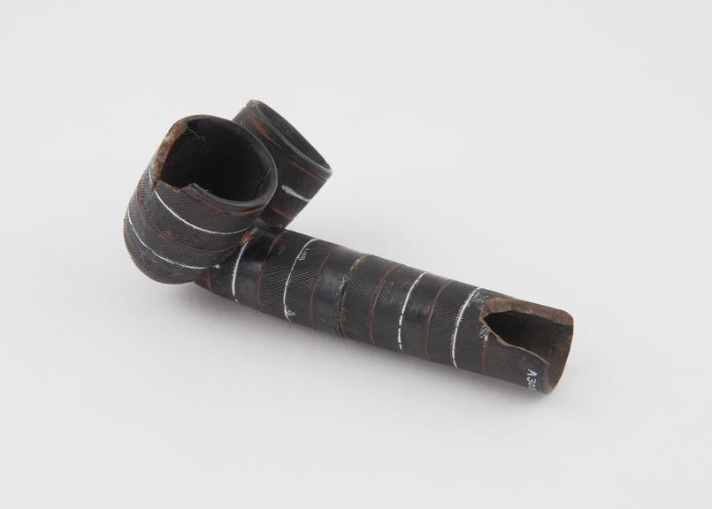 Black pottery twin-bowled tobacco pipe