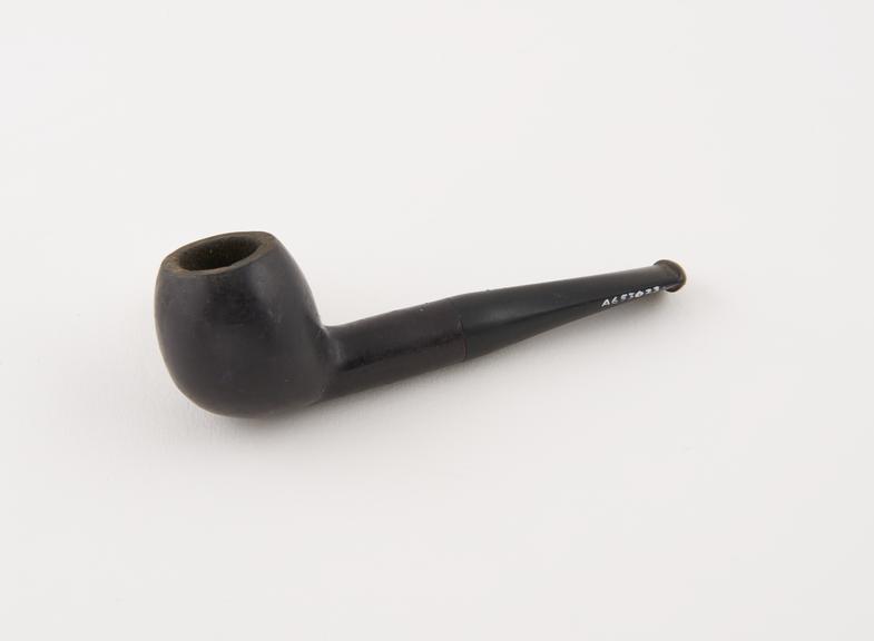 Briar tobacco pipe, black vulcanite mouthpiece