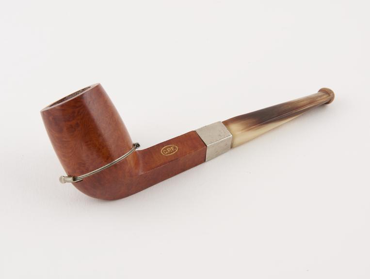 Briar tobacco pipe, slightly forward tilted bowl