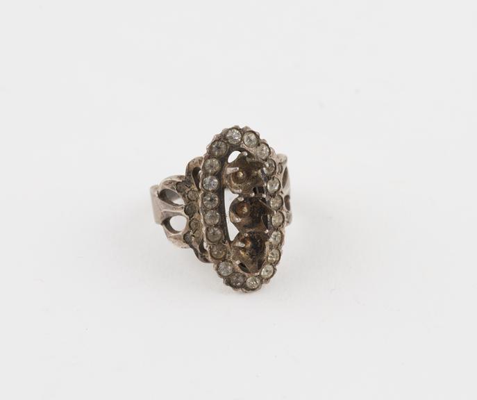 Silver finger ring