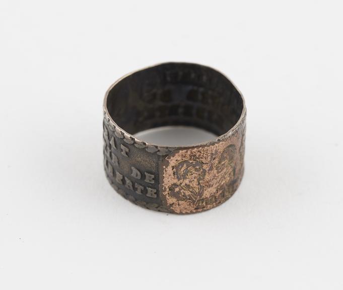 Metal finger ring