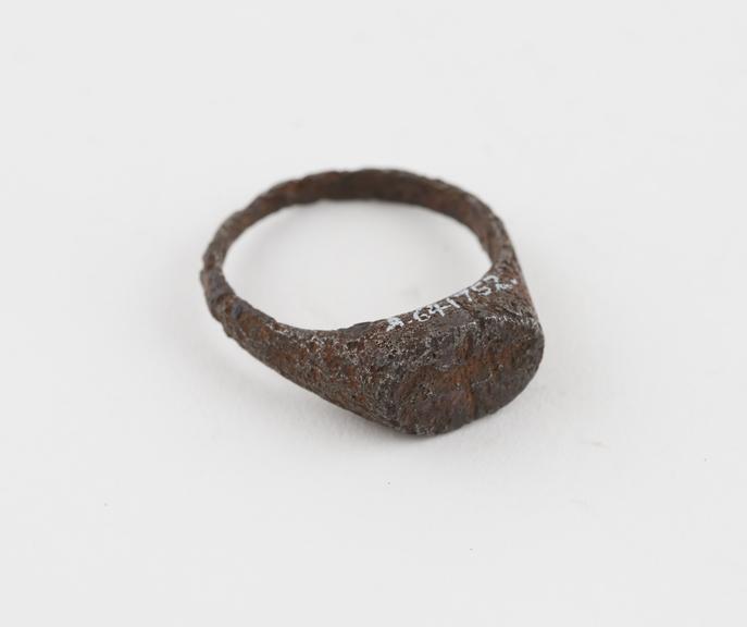 Bronze finger ring, engraved with a cross