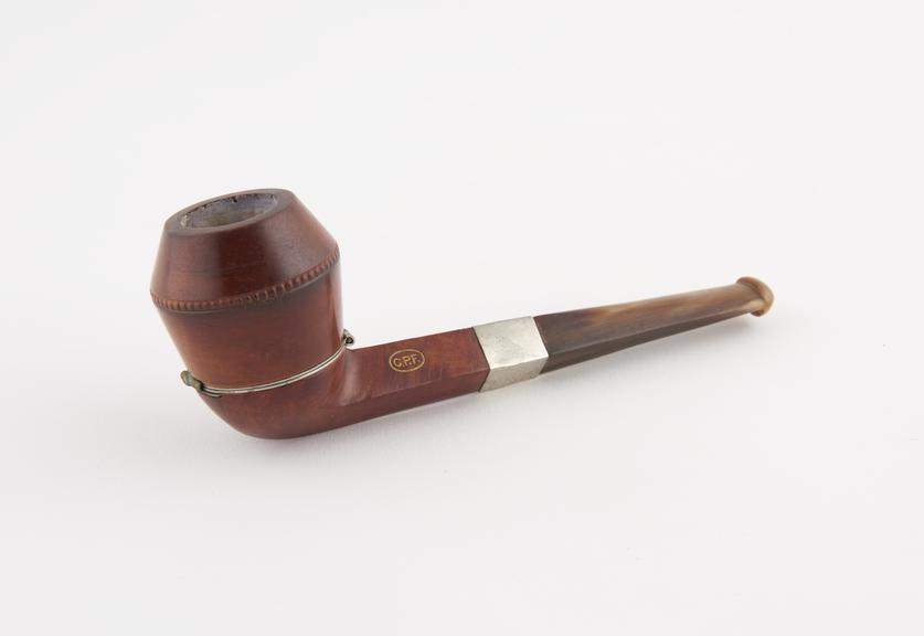 Briar tobacco pipe, flared bowl tapering inwards before rim