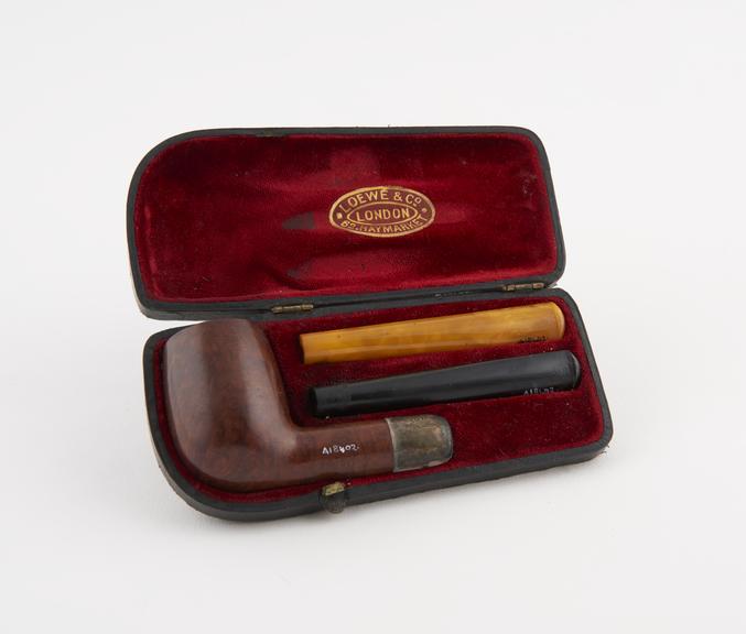 Briar tobacco pipe, with two interchangeable mouthpieces