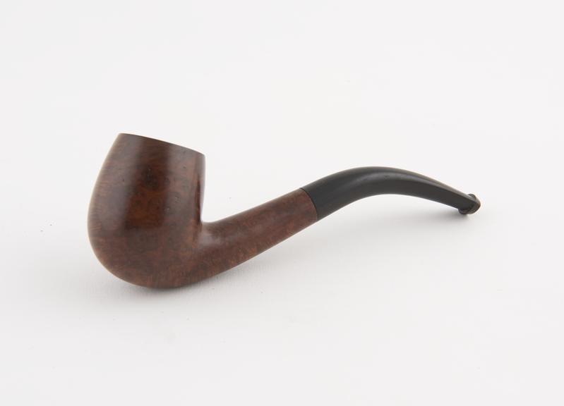 Briar tobacco pipe, short curved stem, vulcanite mouthpiece