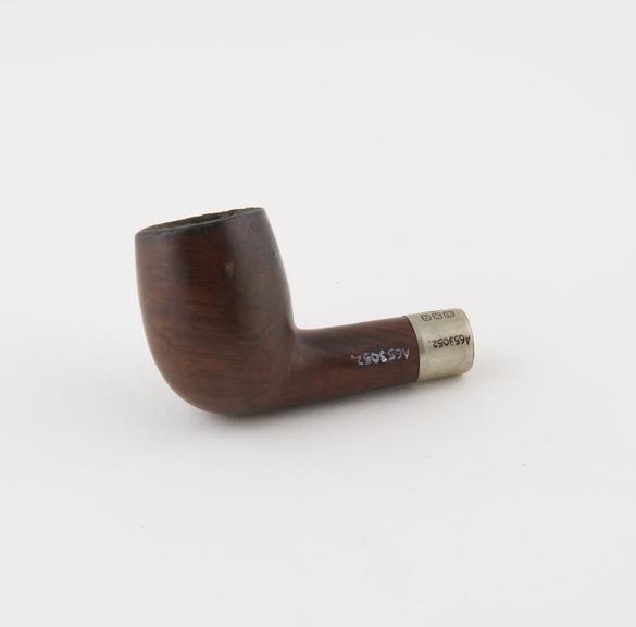 Briar tobacco pipe