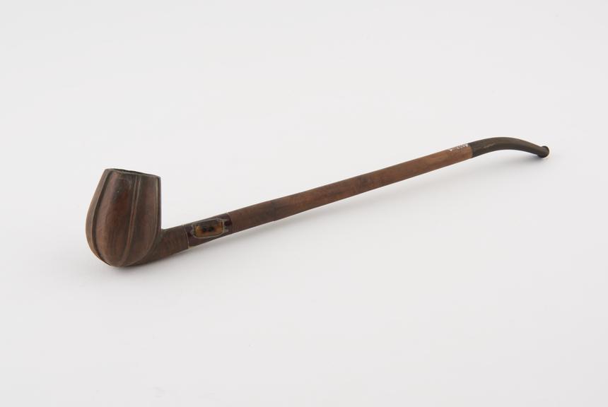 Long-stemmed wooden tobacco pipe, bowl tulip-shaped