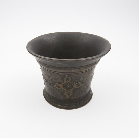 Bell shaped bronze mortar flared rim, moulded shoulder