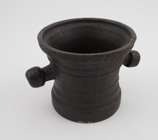 Mortar, with two knobbed handles
