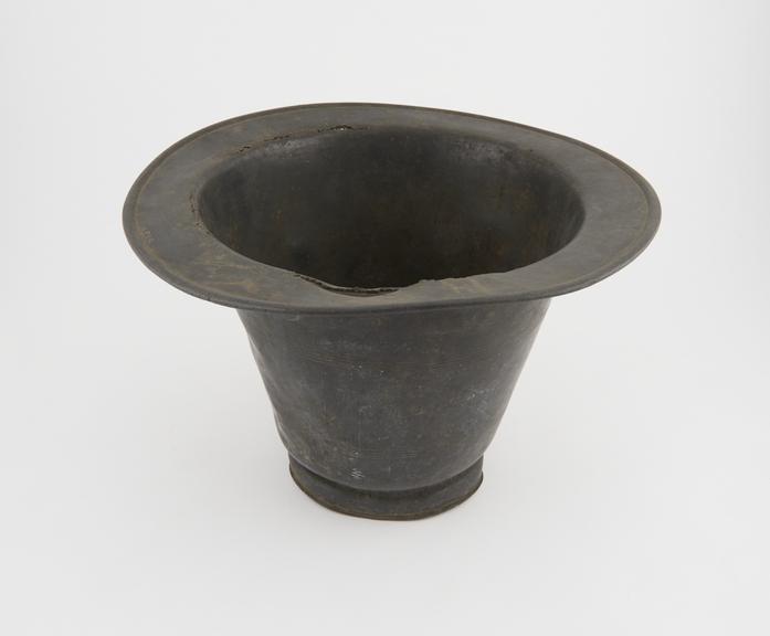 Pewter commode pan, English, 18th century