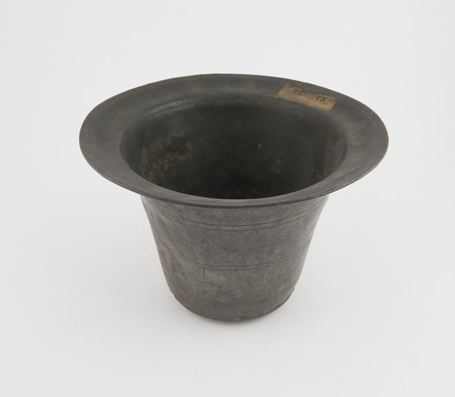 Pewter commode pan, English, 18th century