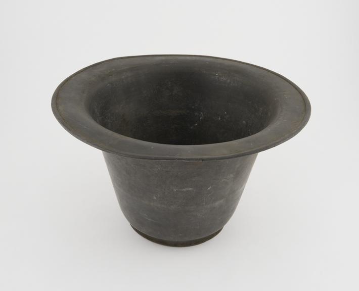 Pewter commode pan, with touch mark, English, 18th century