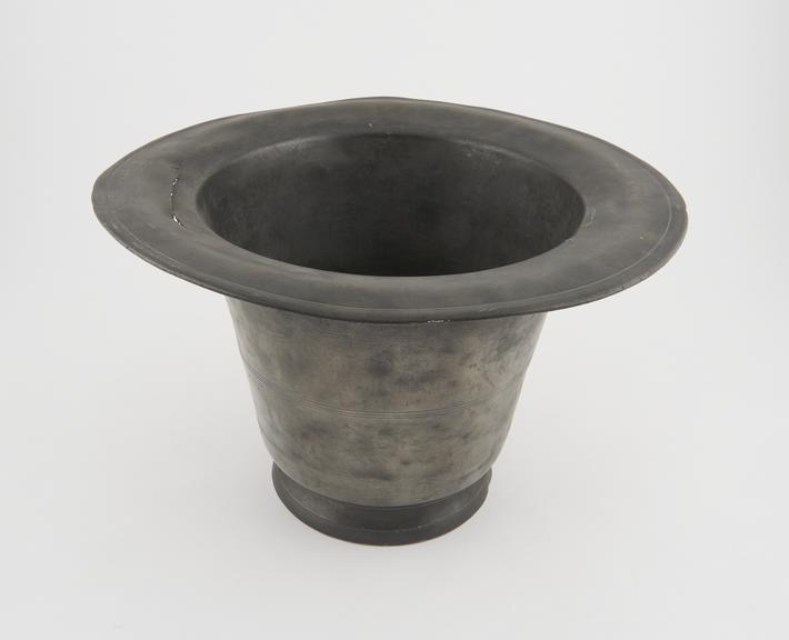 Pewter commode pan, with touch mark, English, 18th century