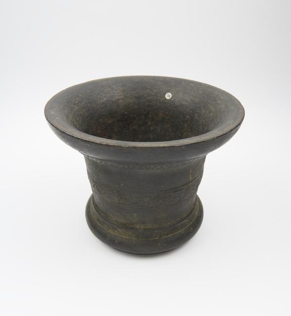 Bronze bell-shaped mortar with moulded foot ring and pedestal