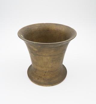 Heavy bell-shaped bronze mortar