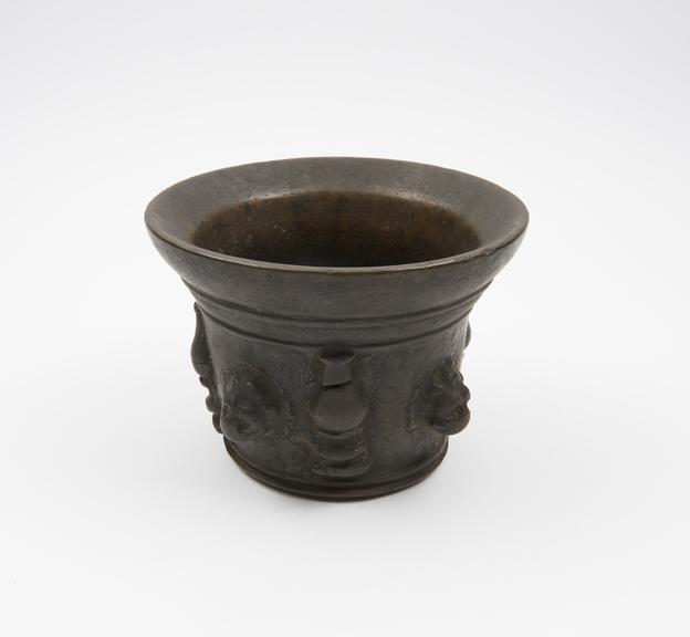 Bronze mortar with flat base, moulded ring above base