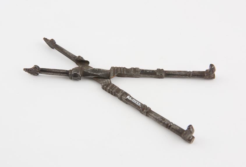 Steel pliers, with handles in form of shoes, European, 1601-1800