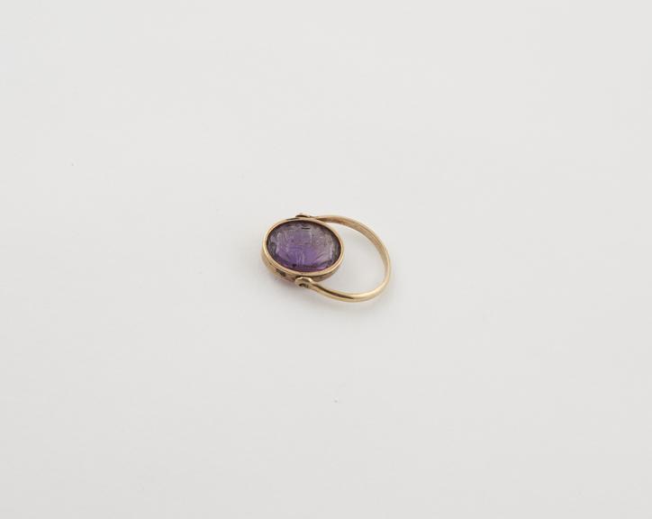 Gold finger ring and seal